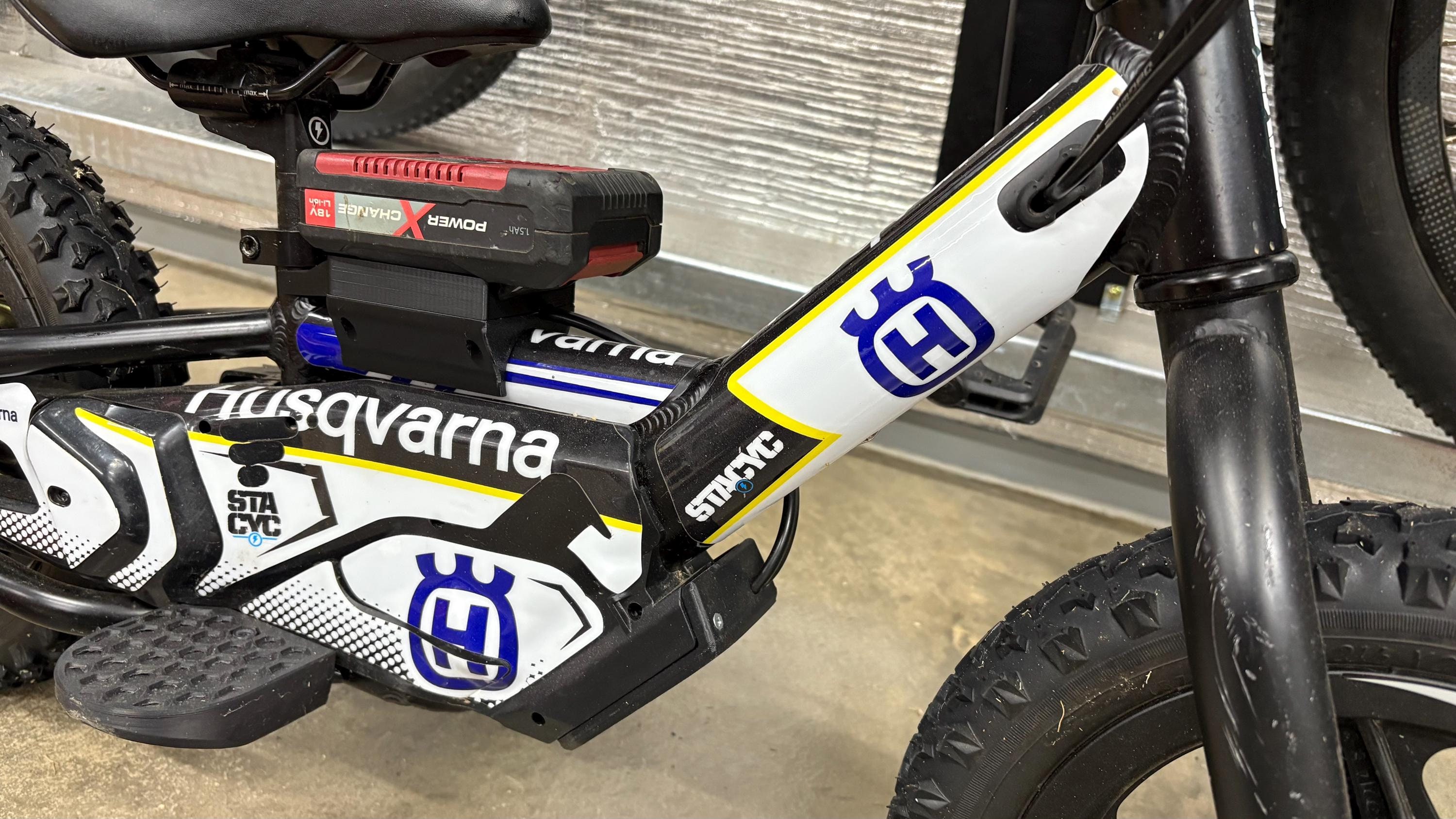 1x Adapter/Converter For Makita 18V Li-ion Battery TO Fits On