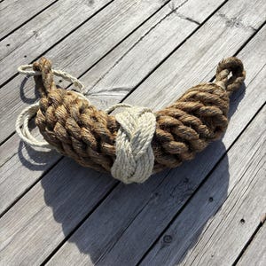 Medium Manila Bow Rope Fender
