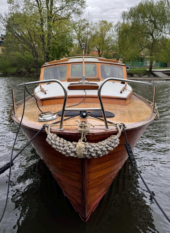Hemp Bow Fender – Traditional Handmade Rope Fender – Flexible Curved Design for Wooden Boats
