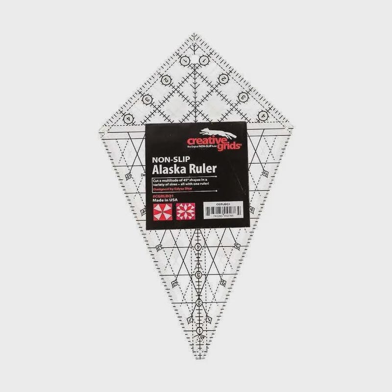 Creative Grids Righello Alaska CGRLBQ1 Per Quilt – Taglia Forme Multiple Con Antiscivolo, 7 1/4 X 12 Pollici