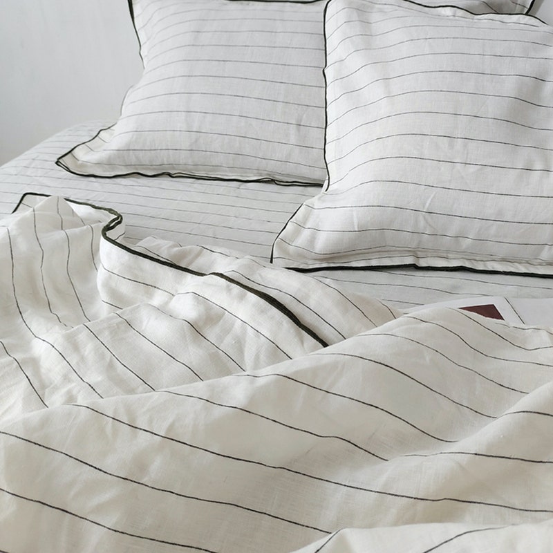 Light Tracing Linen Set main image 1