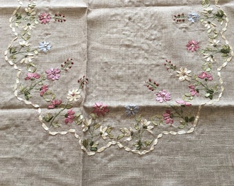 Vintage hand done Ribbon embroidered floral motif large tablecloth 60&quot; x 90&quot;  rectangular 6-8 seats