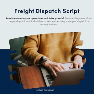 Könnte beinhalten: Eine Person in einem gelben Pullover und Armbändern tippt auf einem Laptop. Der Text auf dem Bildschirm lautet "Freight Dispatch Script". Der Text unter dem Bild lautet "Sind Sie bereit, Ihre Abläufe zu verbessern und Wachstum zu erzielen? Entdecken Sie die Kraft unseres Frachtdispatch-Skripts, das sich bewährt hat, um Ihren Dispatch- oder LKW-Betrieb effektiv zu skalieren. SOFORTIGER DOWNLOAD"