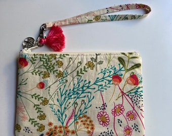 Women’s Wristlet, wristlet wallet, small wristlet bag, iPhone wristlet bag, , clutch purse, bags for mom, wristlet clutch