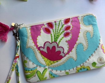 Small wristlet bag, wristlet wallet, wristlet purse, zippered clutch, cellphone wallet, wristlet clutch, travel purse