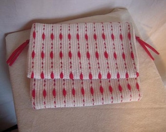 Vintage 50s 60s Clutch Purse Cool Loomed Fabric Red and White MAD MEN