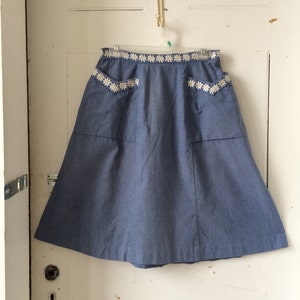 1970s A-Line High Waisted Chambray Skirt with Embroidered Daisies Size 8 10 image 1