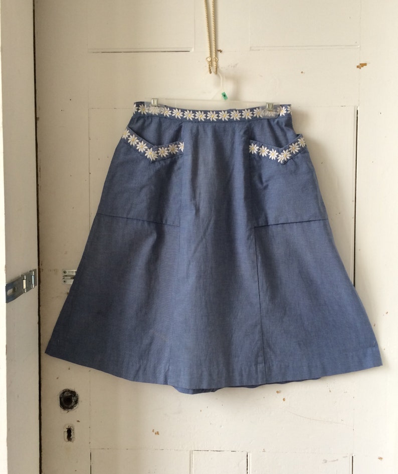 1970s A-Line High Waisted Chambray Skirt with Embroidered Daisies Size 8 10 image 1