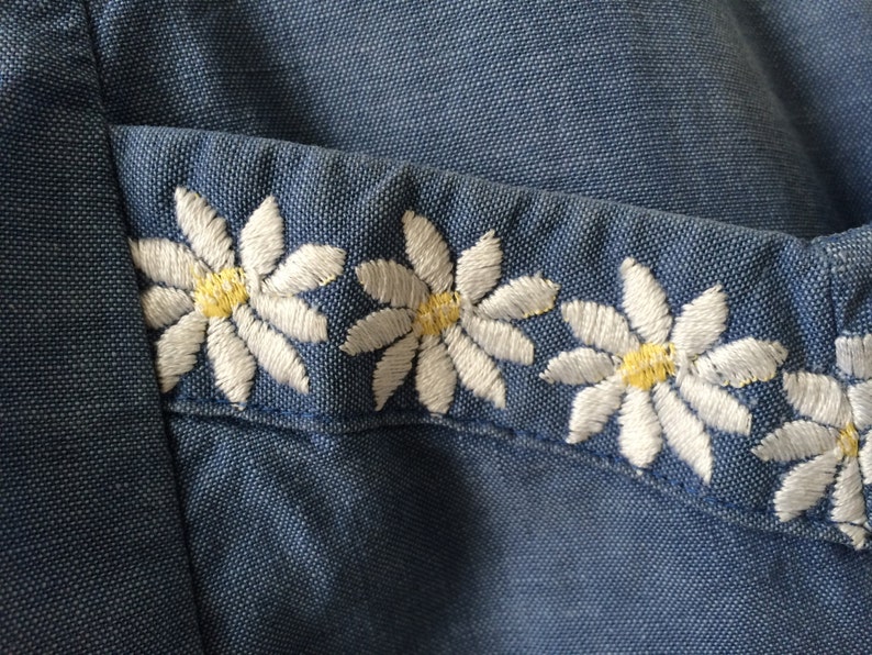 1970s A-Line High Waisted Chambray Skirt with Embroidered Daisies Size 8 10 image 3