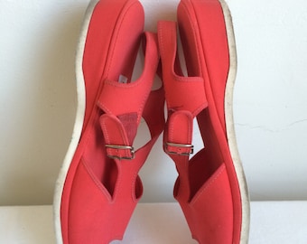 1950s 60s  Red Canvas Daniel Green Summer Spring Mid Century Sandals Shoes Nautical Patriotic Size 8.5 or 9