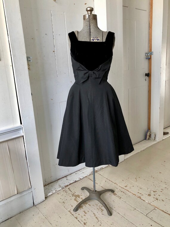 1950s Black Dress NATLYNN Silk Faille & Velvet Se… - image 3