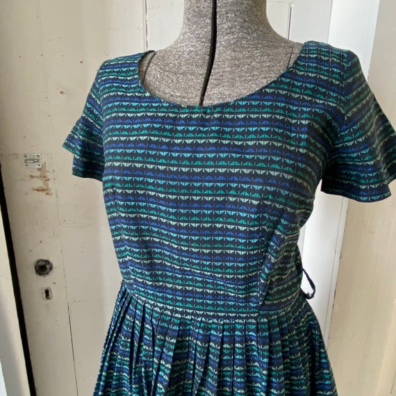 Vintage 1950s Jacquard Print Fit N Flair Dress Un… - image 6