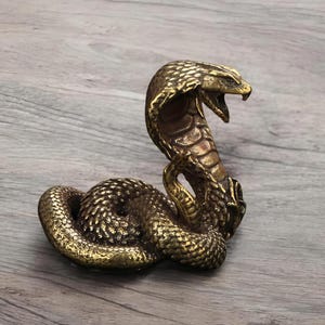 Brass Cobra Snake Figurine - Lifelike Indian Snake Statue - Animal Halloween Decor - Unique Brass Miniature - Creative Gift for Snake Lovers