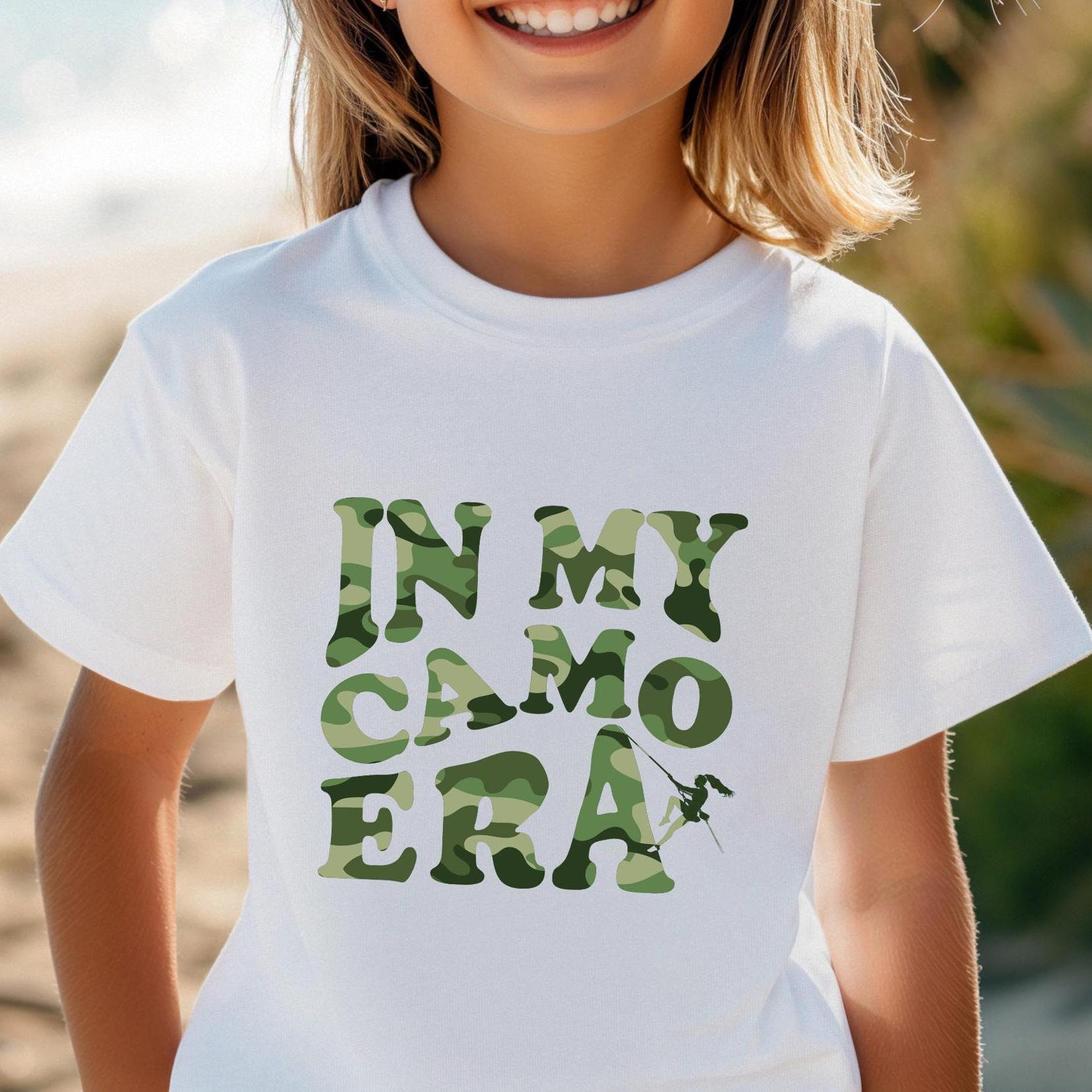 T-shirt In My Era pour fille T-shirts camouflage enfants T-shirt ras du cou camouflage camouflage bleu Lettres camouflage vertes Joli cadeau camouflag