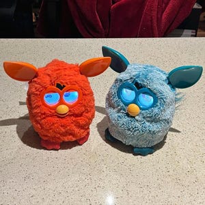 Furby Boom Teal und Orange Hasbro Interaktives Spielzeug 2012