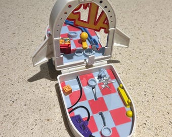 Buzz lightyear バズ 宇宙船 バズ・ライトイヤーの宇宙船アルの納屋