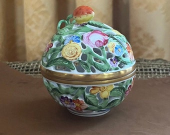 Vintage Herend Strawberry Finial Openwork Ball