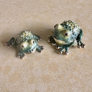 Frog Salt & Pepper Shaker Set by Quest
