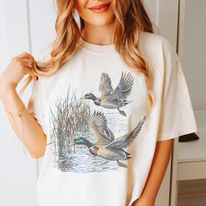 Distressed Duck Hunting Shirt Mallard Duck Shirt Hunting Ducks Duck Hunting Season Distresssed Vintage Style Outdoors Nature Shirt