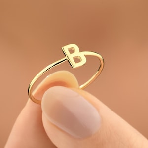 Anillo con inicial de oro macizo de 14 quilates, anillo con letra, anillo de oro personalizado, anillo con inicial, anillo con letra minimalista, regalo de aniversario, regalo de Navidad