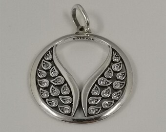 pandora me wings oversized medallion charm