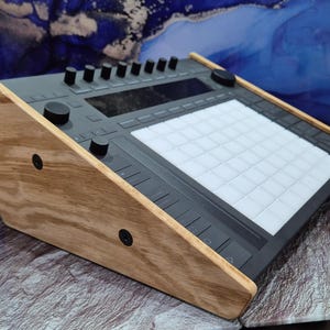 Ableton Push 3 Stand – Solid Oak Wood Synth Stand – 25 Degree Angled Desktop Stand