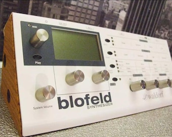 Base Waldorf Pulse 2 de roble macizo y patas Blofeld / Mejillas laterales de Synths And Wood