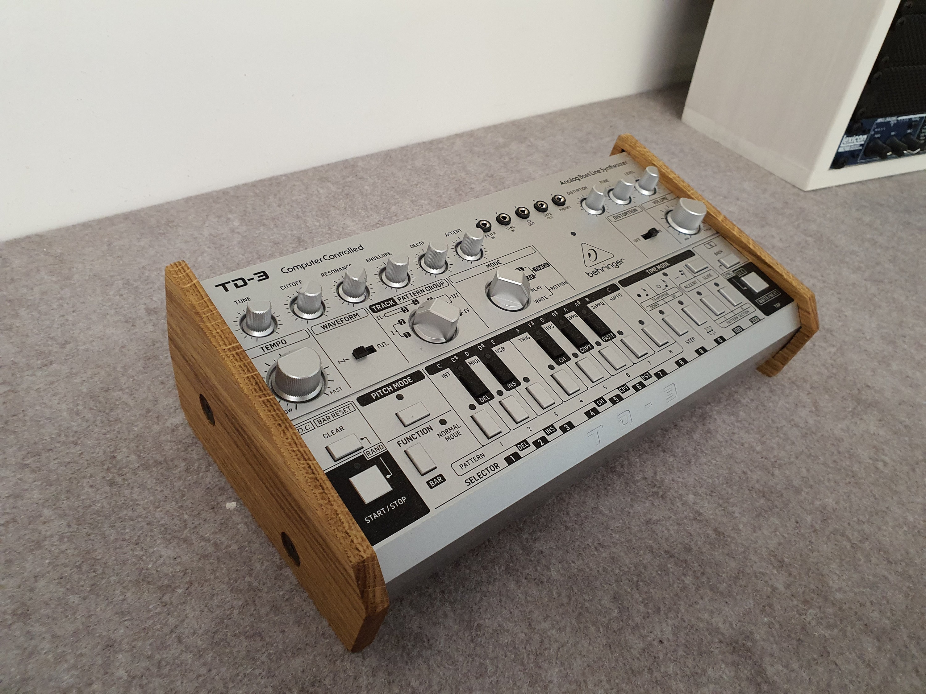 Behringer TD3 or RD6 Oak Stand From Synths and Wood - Etsy