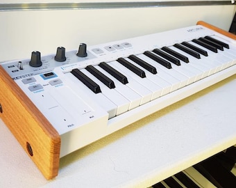 Soporte Arturia Keystep de 32 teclas con extremo de roble macizo de Synths and Wood