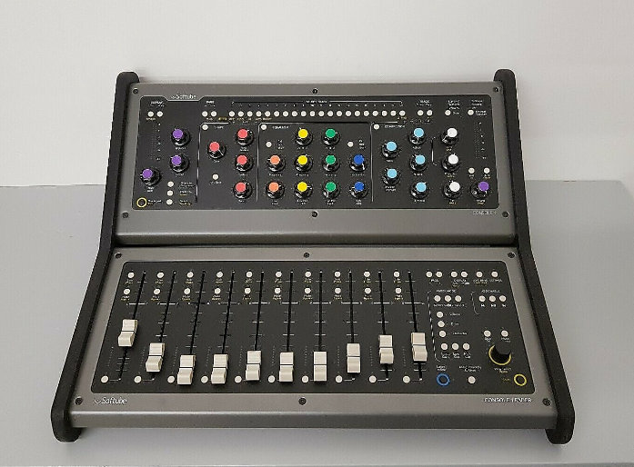 Softube Console 1 & Fader Black Valchromat Wooden Stand From