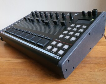 Isla Instruments S2400 Sampler Black Valchromat End Cheeks