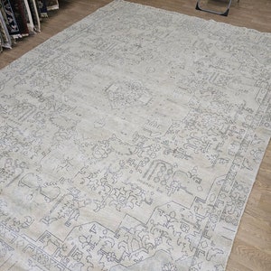 Muted Beige 8x12 Antique Floral Rug | Hand-Knotted Wool 8&#39;7 x 12&#39;5 Distressed Vintage Oriental