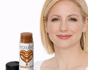 Brillo labial Erzulie Juicee color caramelo latte / Alto brillo, no tóxico, totalmente natural