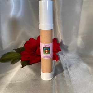 Organic Liquid Mineral Foundation in Medium |  Non-Comedogenic | Cruelty Free | Clean beauty | Age Defying Foundation| Hyaluronic acid
