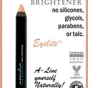 Puede incluir: Un l&aacute;piz negro erzulie 100% NATURAL iluminador de ojos con una punta melocot&oacute;n claro. El texto en el l&aacute;piz dice "Eyelite". La imagen tambi&eacute;n incluye el texto "no silicones, glycols, parabens, or talc."