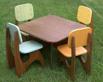 30" x 30" Modern Child Table set with 4 chairs