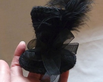 Crochet Pattern for Mini Top Hat - perfect for a fascinator or for a doll or teddy - Gothic - Halloween - Wedding