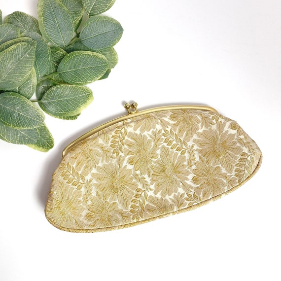 Vintage Gold Daisy Clutch - Vintage 60s Gold Bag -