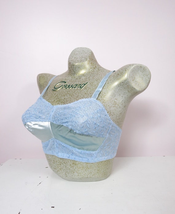 Vintage 1930s Pale Blue Bra Size 32/34 Deadstock