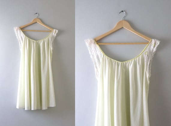 1970s Lucie Ann Pale Yellow Nightie S