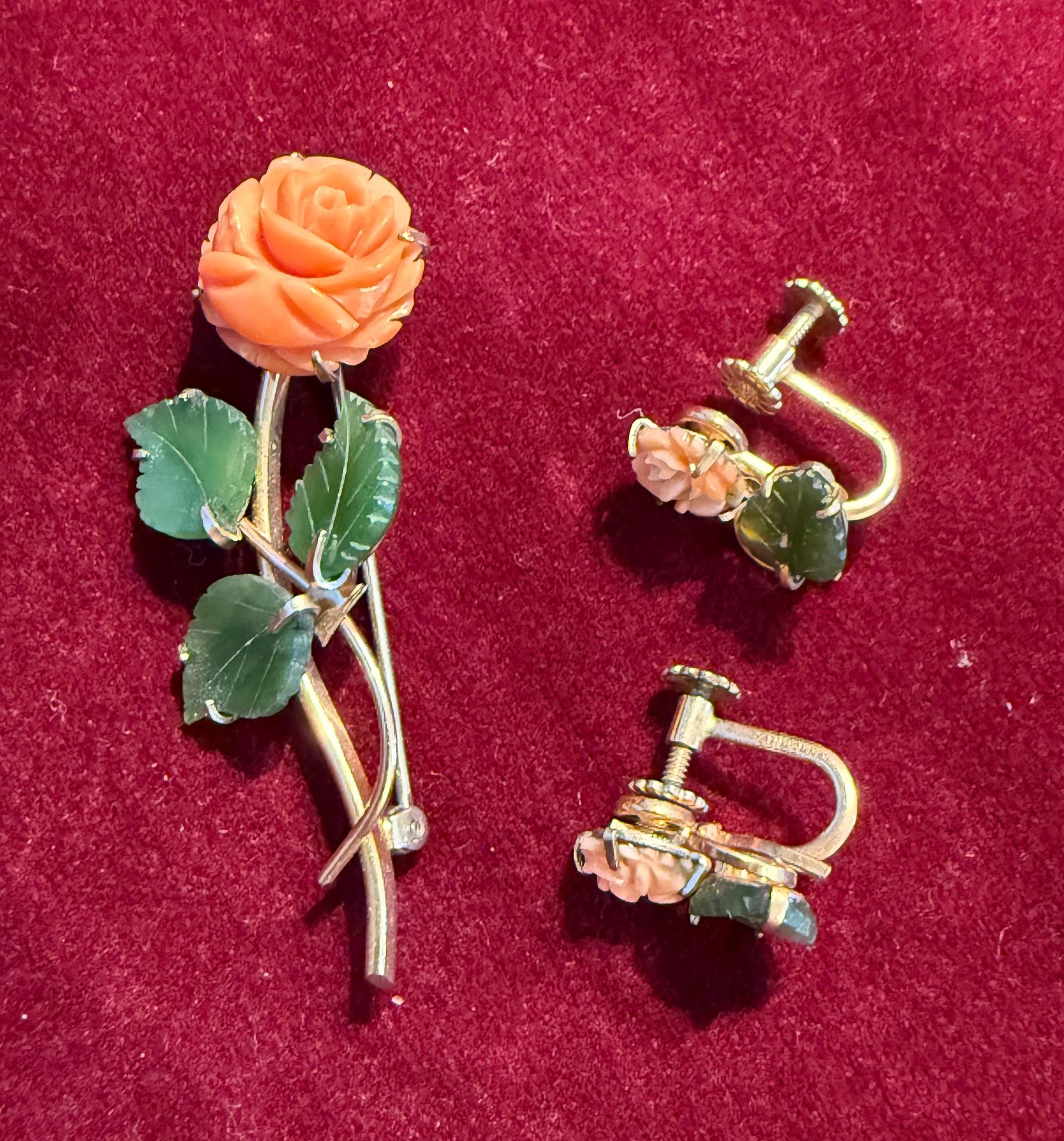 Vintage Krementz Set Carved Coral Roses and Jade Brooch and Screw