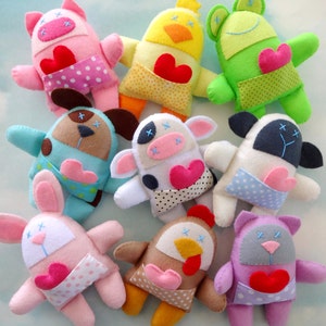 Valentine Sewing Pattern - Nine Felt Spring Animal Softies - PDF e PATTERN for Pig, Cow, Chicken, Sheep, Dog, Cat, Frog, Bunny & Chick