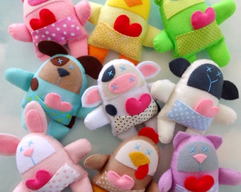 Valentine Sewing Pattern - Nine Felt Spring Animal Softies - PDF e PATTERN for Pig, Cow, Chicken, Sheep, Dog, Cat, Frog, Bunny & Chick