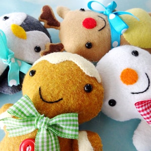 Felt Christmas Toy Sewing Pattern Softies - Tutorial - PDF e PATTERN - Gingerbread Man, Penguin, Snowman & Reindeer