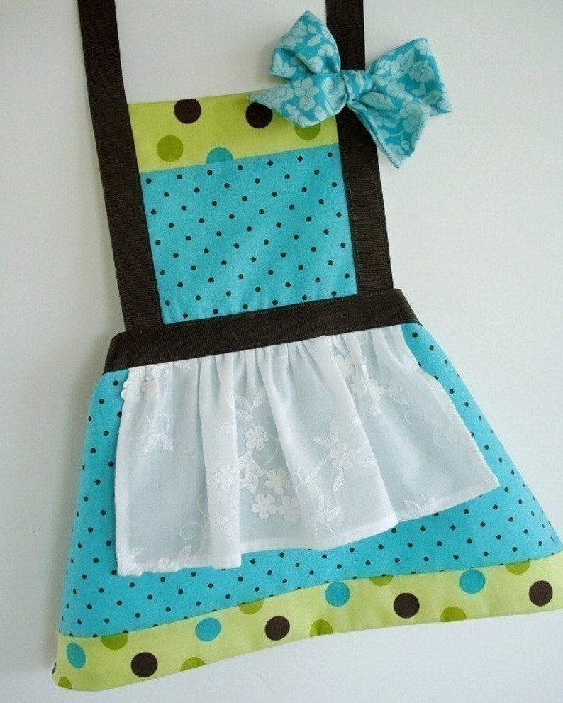 SALE PDF ePattern Precious Child's Apron Three Sizes image 1