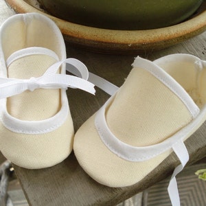SALE - PDF ePattern - Baby Sneakers - Booties - Canvas Tennis Shoes Sewing Pattern