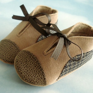 Baby Shoes Sewing Pattern with Appliques and Ribbon Ties - PDF ePattern