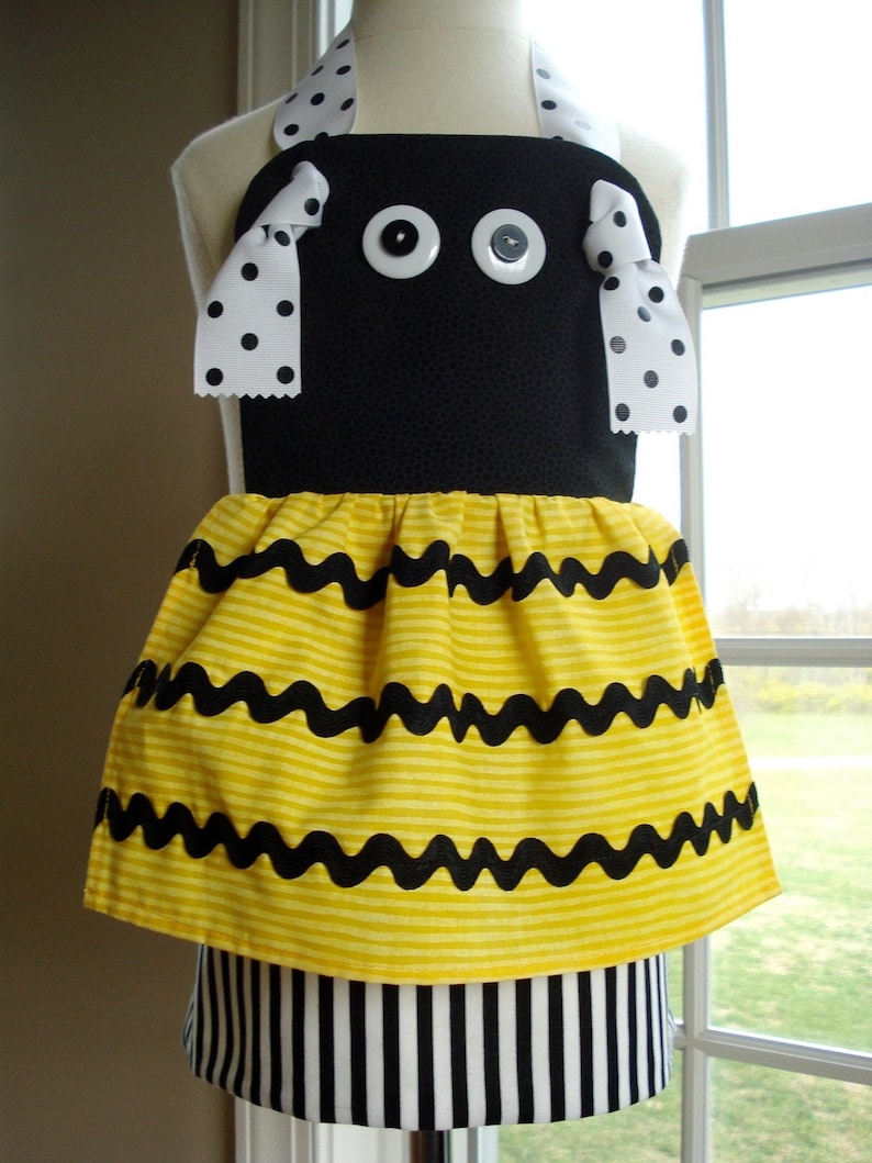SALE PDF Epattern Bumble Bee & Ladybug Knot Aprons for Etsy