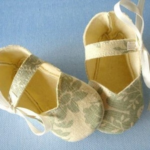 Mary Jane Sewing Pattern Simple Mary Jane Baby Shoes Booties with Ribbon Ties PDF ePattern image 2