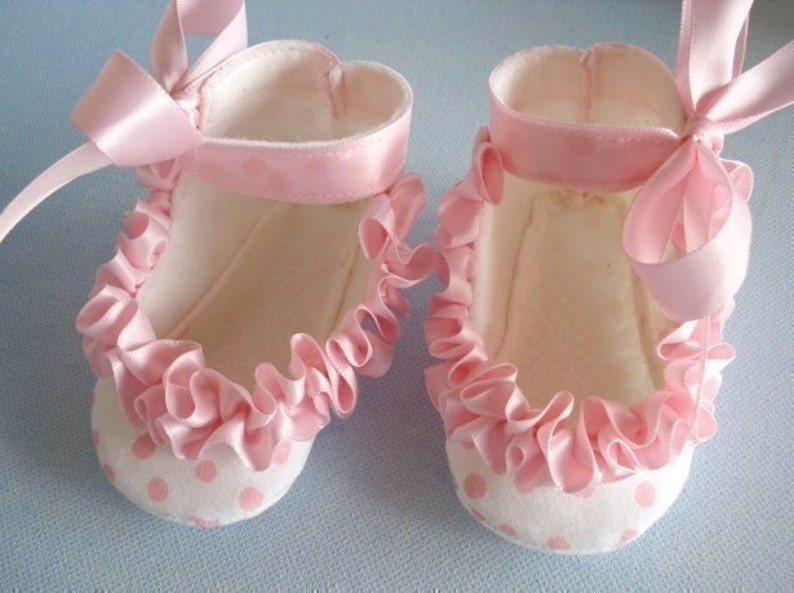 Baby Shoes Booties with Ruffled Ribbon Sewing Pattern PDF ePattern image 2